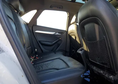 2016 Audi Q3 Premium Plus z USA, uszkodzony, nr VIN WA1EFCFS6GR003788